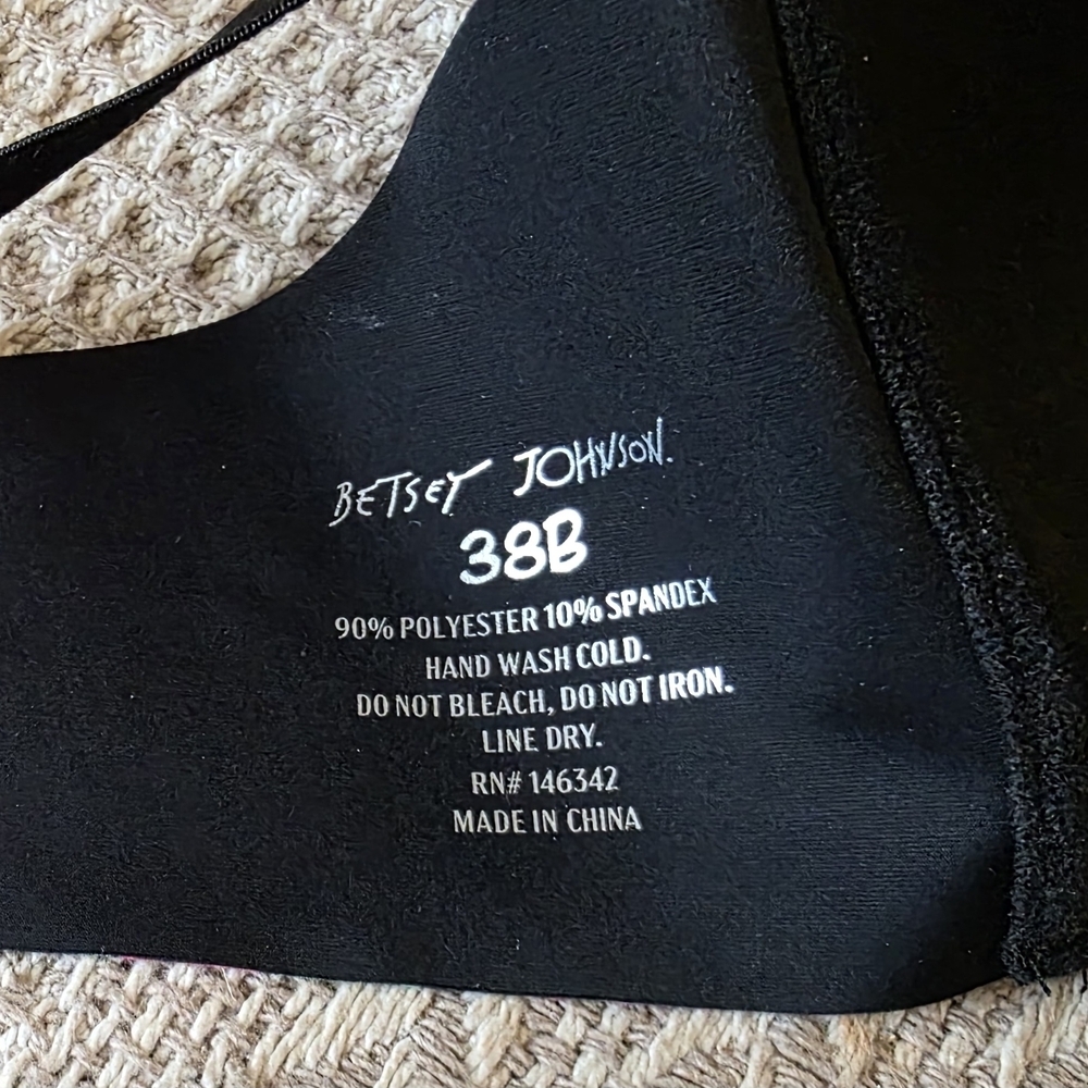 Betsey Johnson Pink and Black Floral Bra Size 38B New with Tags - Picture 4 of 4